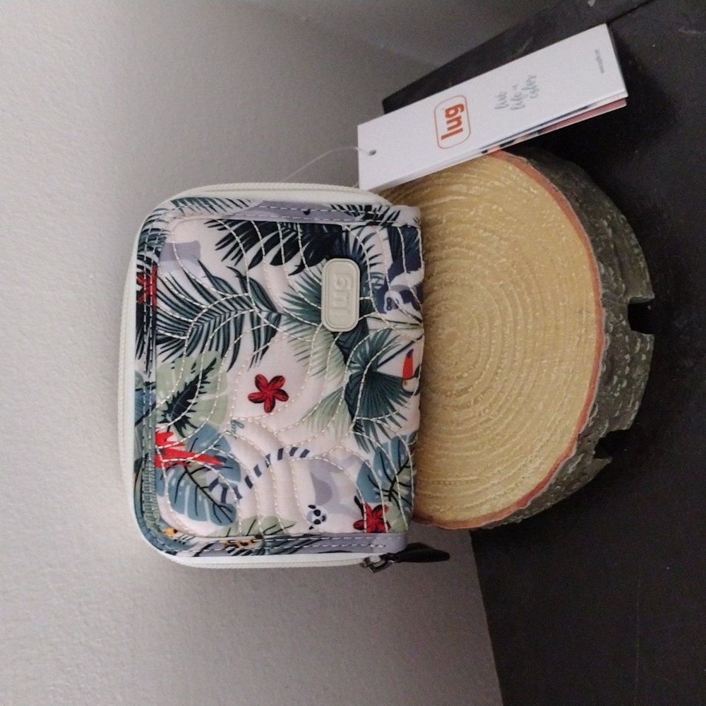 NWT Lug Splits wallet Wildlife Cream